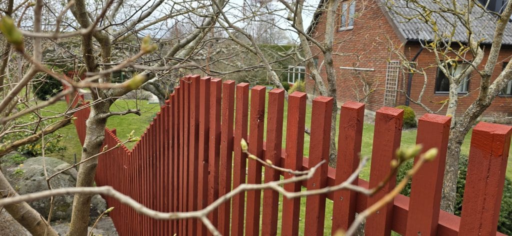 Måla staket i Malmö