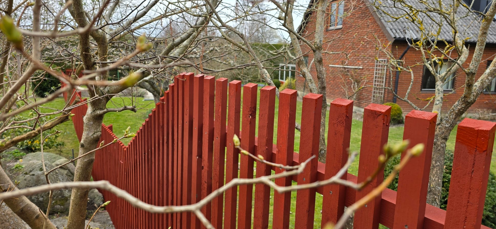 Måla staket i Malmö